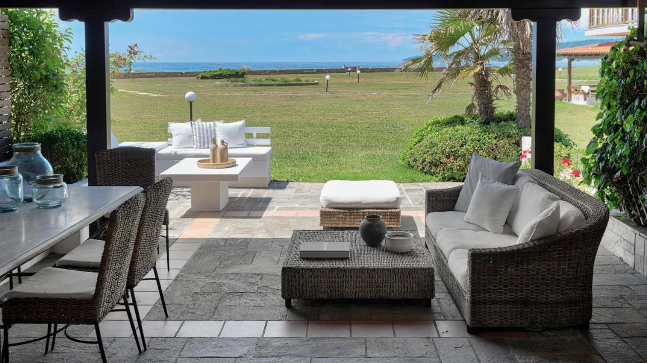 Soleado Beachfront Villa Skála Foúrkas المظهر الخارجي الصورة